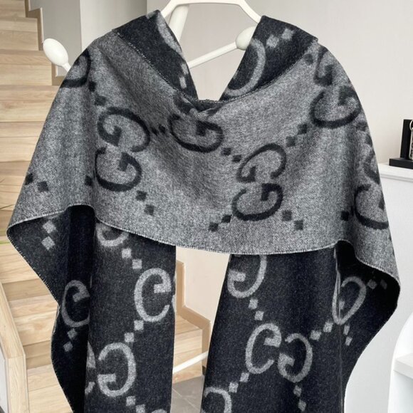 Gucci Black and Gray Patterned Scarf - Picture 4 of 5